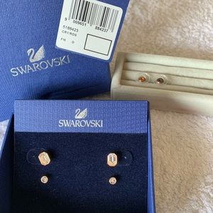 Set of 2 Swarovski studs - Round and Emerald cut